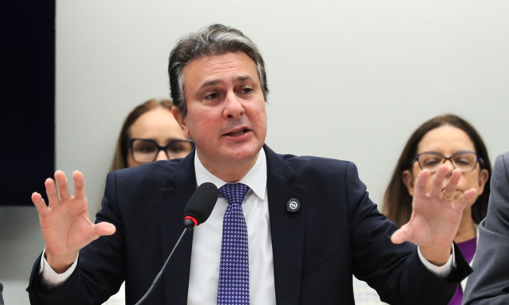 Camilo Santana alega que deputados federais devem responder por atos - Foto: Lula Marques/Agência Brasil