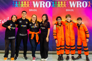 Os alunos estão com vaga garantida na final internacional, em Singapura - Foto: Divulgação/ FIEC.