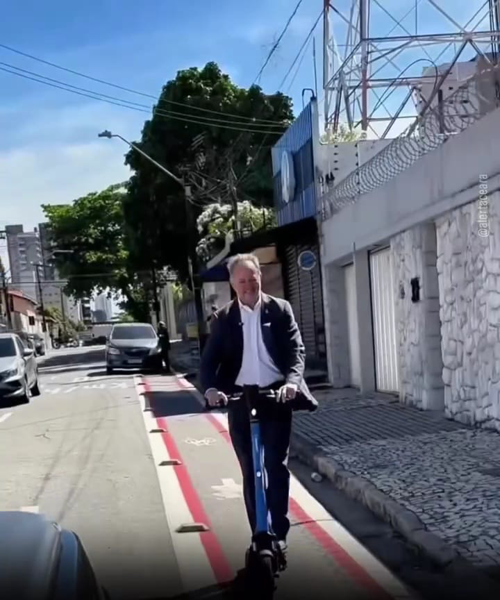 Legenda: O patinete pode atingir até 50 km por hora- Foto: Reprodução/redes sociais.