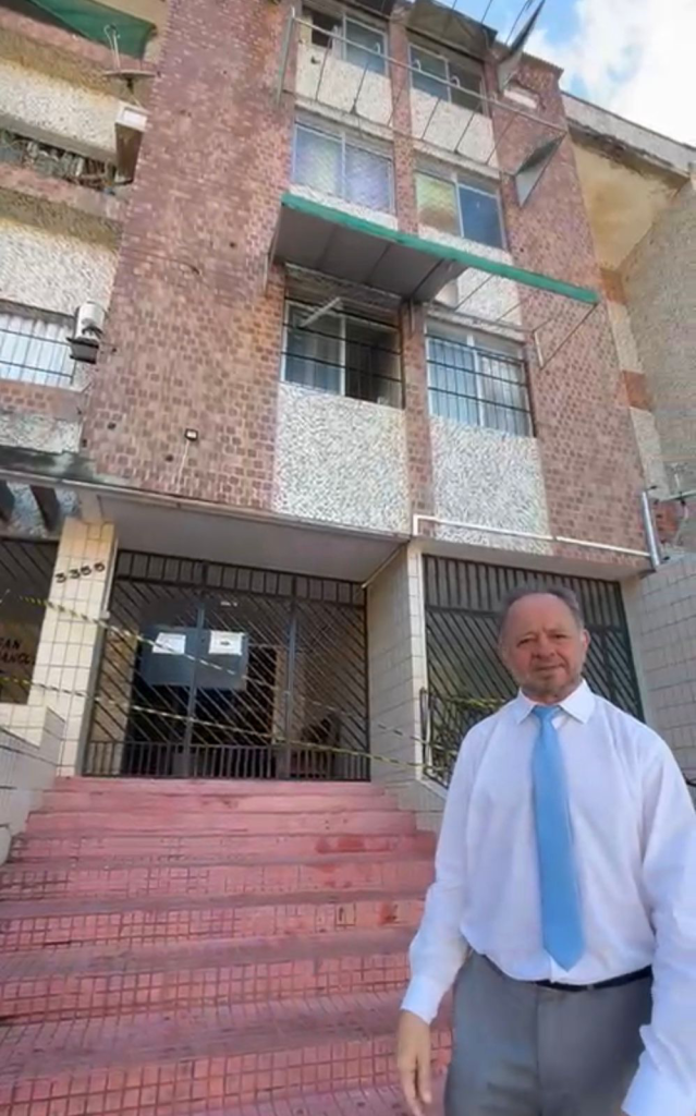 Legenda: Deputado Acrísio Sena - Foto: Divulgação.
