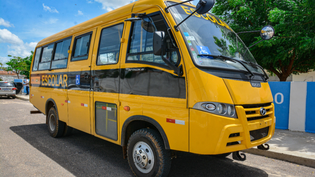 Legenda: Lei atual prevê transporte exclusivo de estudantes; projeto vai ao Senado - Reprodução/Aprece