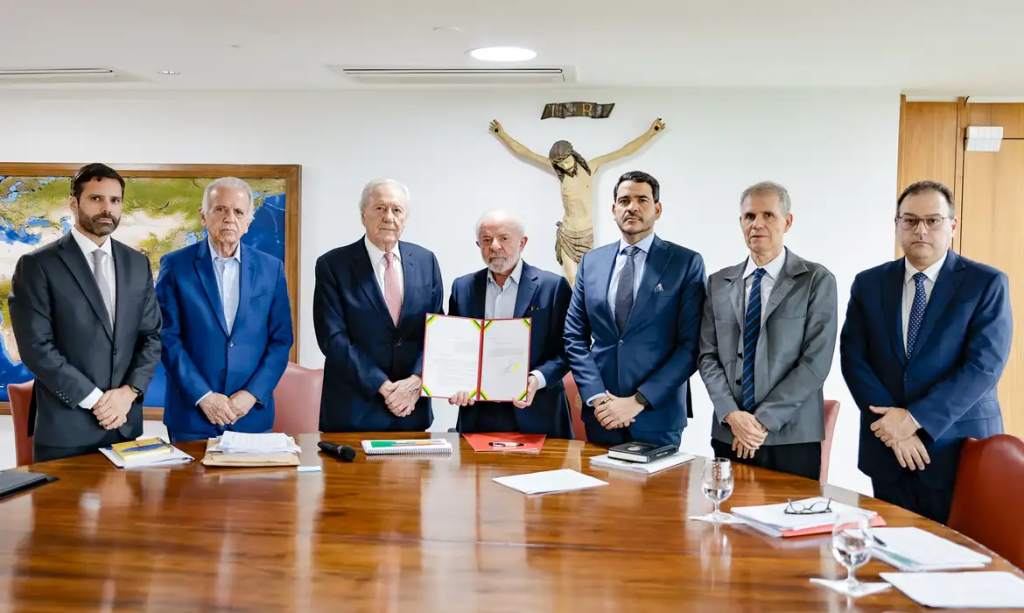 Legenda: A proposta inclui agravar a pena para lideranças e integrantes de organizações criminosas. - Foto: Ricardo Stuckert/PR