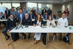 Legenda: O programa começou com a sessão acadêmica “Liderança Orientada por IA e Tendências Futuras” - Foto: Divulgação/FIEC.
