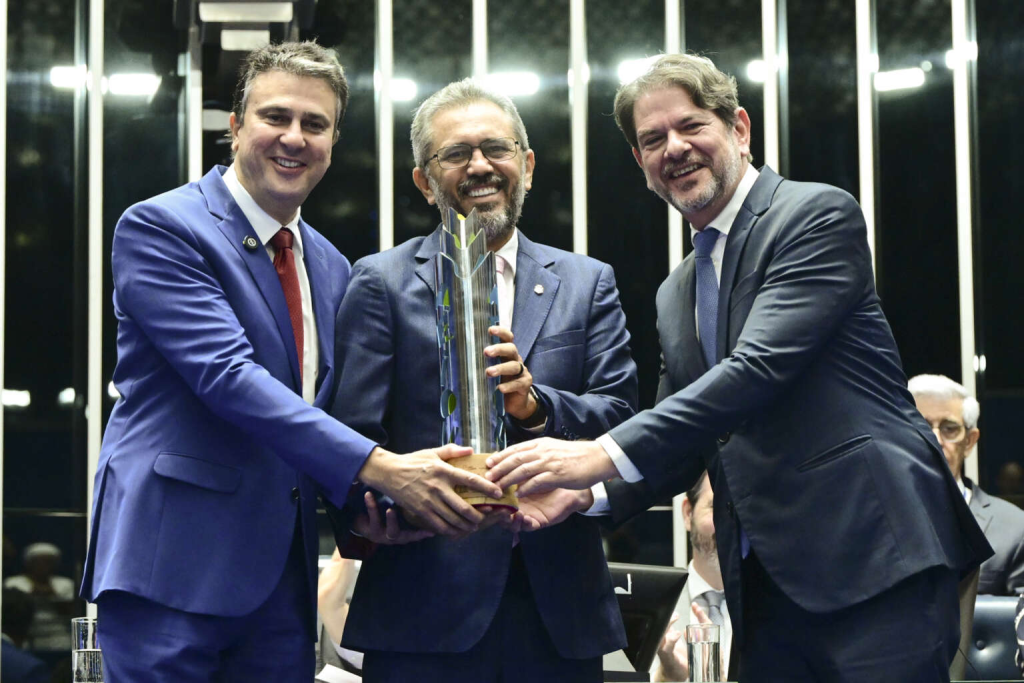 Legenda: A solenidade aconteceu no Senado - Foto: Geraldo Magela/Agência Senado e Tiago Stille/Casa Civil