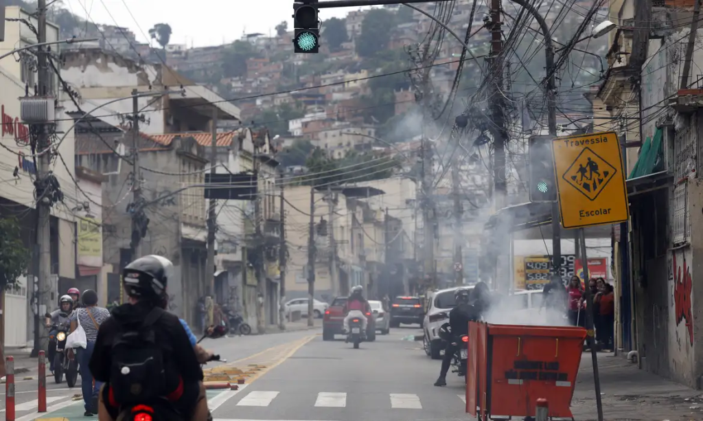 Legenda: Até o momento, 64 pessoas foram mortas e 81 presas - Foto: Fernando Frazão/Agência Brasil Brasil