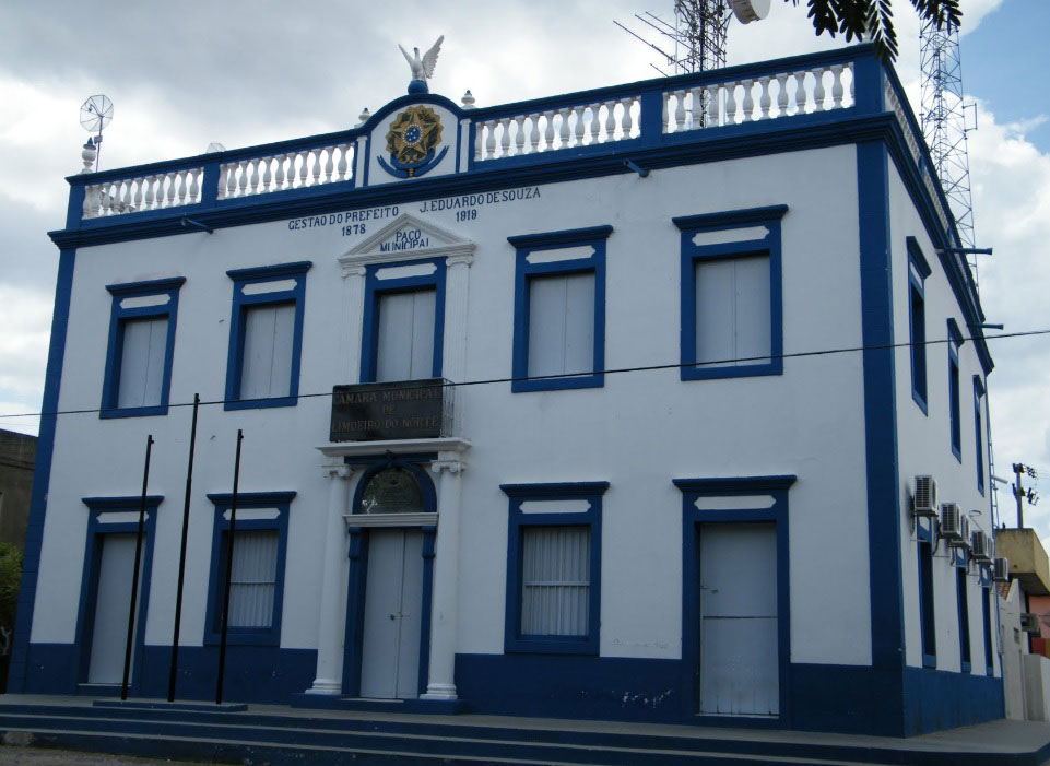 Legenda: Foram cassados os mandatos de três vereadores e dois suplentes de vereador - Foto: Reprodução.
