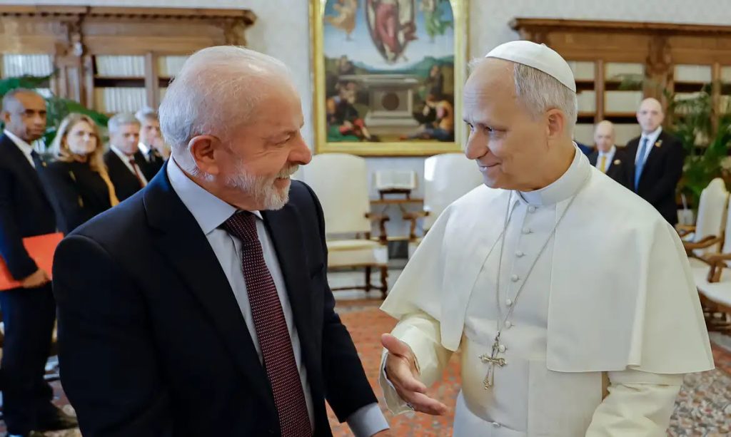 Legenda:,Presidente convidou o papa para a COP30, em Belém - Foto: Ricardo Stuckert:PR