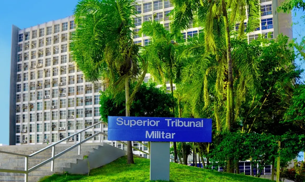 STM deverá julgar perda de patente de Bolsonaro e militares condenados