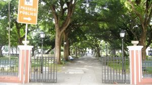Legenda: A praça deverá receber a nova sede do Poder Legislativo municipal- Foto: Reprodução.