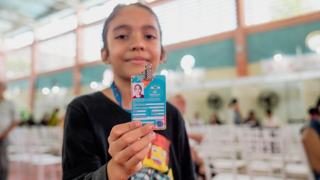 Legenda: Caleb, de 9 anos, foi um dos contemplados com a Ciptea Fotos: Tainá Cavalcante