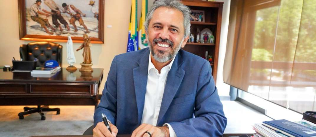 A medida anunciada pelo governador Elmano de Freitas - Foto: Carlos Gibaja - Casa Civil