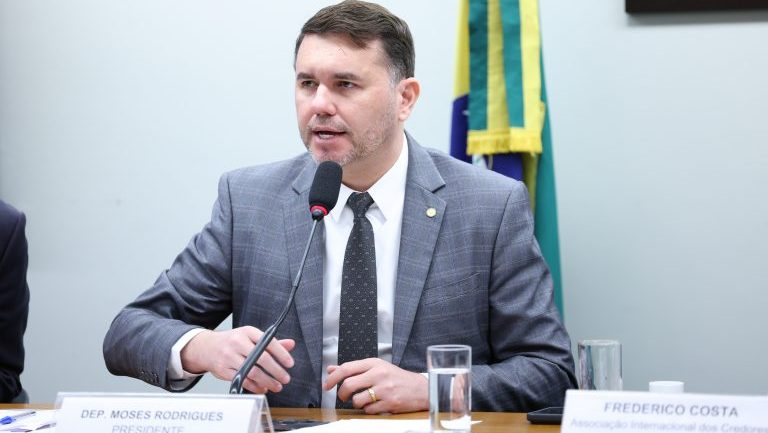 Moses Rodrigues: é preciso conhecer o impacto fiscal do empreendimento/ Foto: Kiko Magalhães/Câmara dos Deputados
