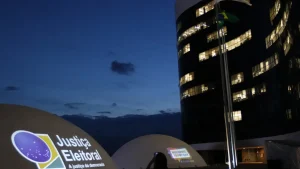 Placar do julgamento está 1 a 0 pela suspensão da pesquisa - Fábio Rodrigues/Agência Brasil.