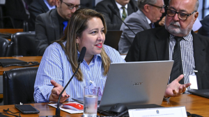 Samira de Castro alertou para os riscos da proposta em um contexto de crescente disseminação de desinformação - Foto: Waldemir Barreto/Agência Senado