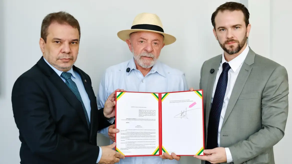 Lula da Silva, durante assinatura do Decreto nº 13.033/2026, que garante o bloqueio de recursos de operadoras irregulares de apostas. Brasília - DF - Foto: Ricardo Stuckert / PR