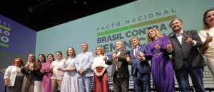 A ação reúne os Três Poderes (Executivo Federal, Legislativo e Judiciário) - Foto: Carlos Gibaja