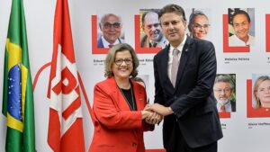 Camilo Santana se reuniu com Teresa Leitão - Foto: Alessandro Dantas.