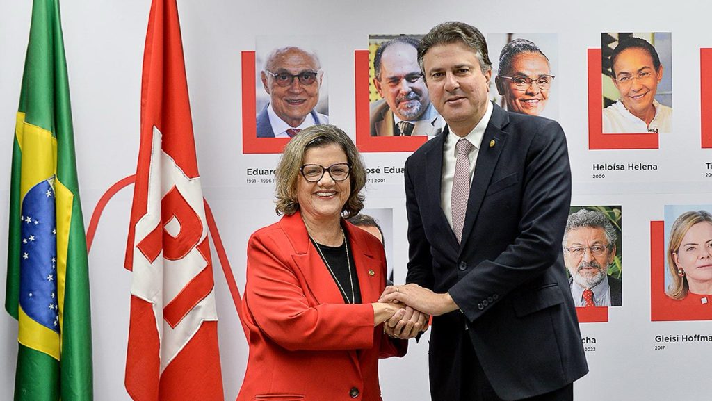Camilo Santana se reuniu com Teresa Leitão - Foto: Alessandro Dantas.