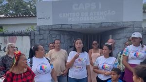 Mães fazem manutenção contra a demissão do médico - Foto: Divulgação.
