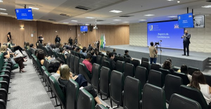 Na ocasião, foi distribuído o Miniguia de Registro de Candidaturas para os participantes - Foto: Divulgação/TRE-CE