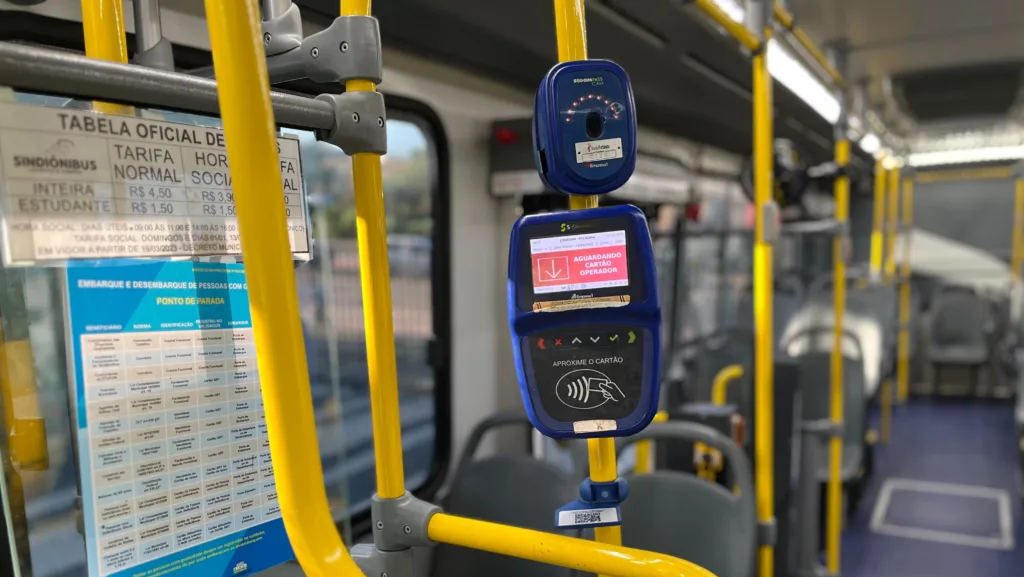 Implantação do autoatendimento, integração com as forças de segurança e ações de combate ao roubo de celulares estão entre os fatores para a queda das ocorrências - Foto: Divulgação.
